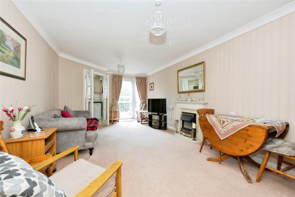 Apartment in Reigate and Banstead, Surrey