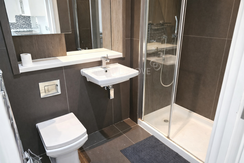 Apartment in Twickenham - View 5
