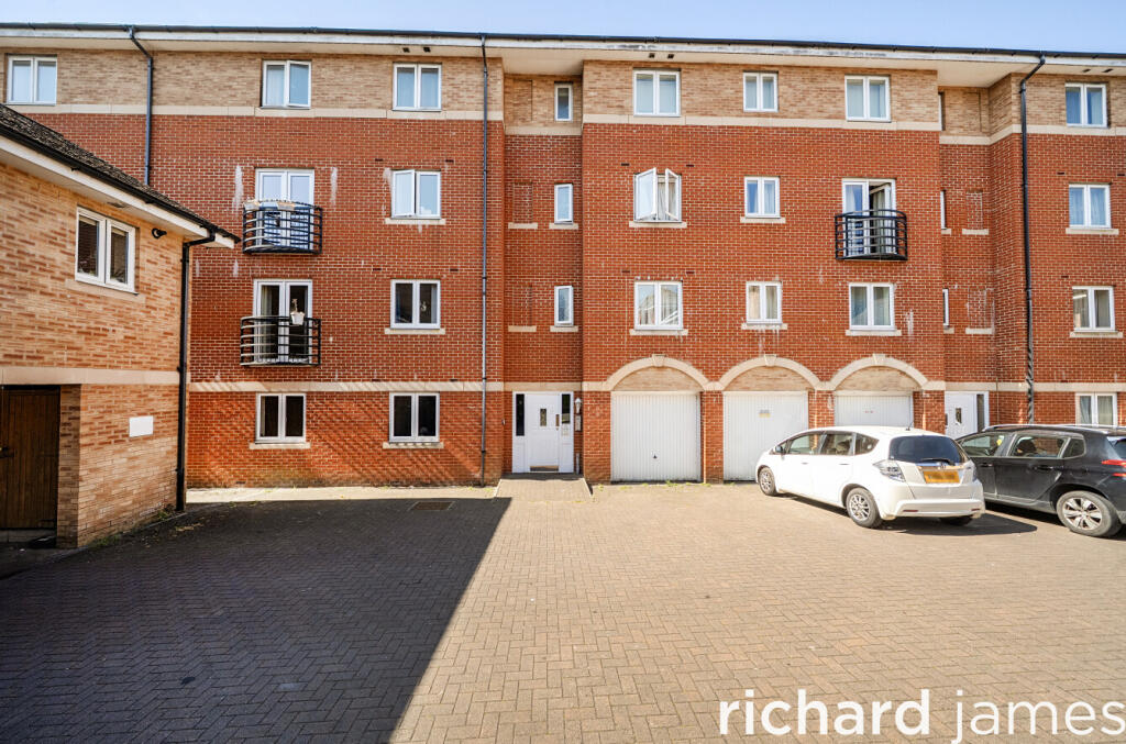 Main image of property: Saltash Road, Rodbourne, Swindon, SN2