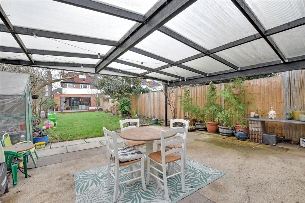 House in London - View 5