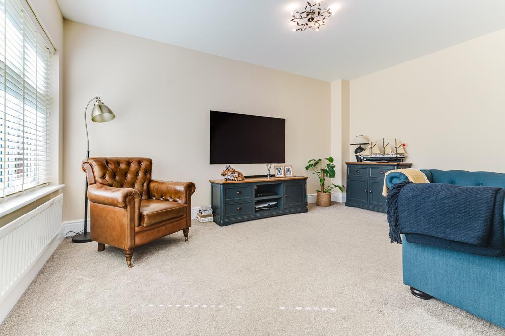House in Barton Seagrave, North Northamptonshire - More