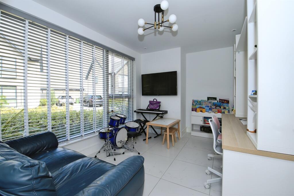 House in Peterborough, City of Peterborough - View 3