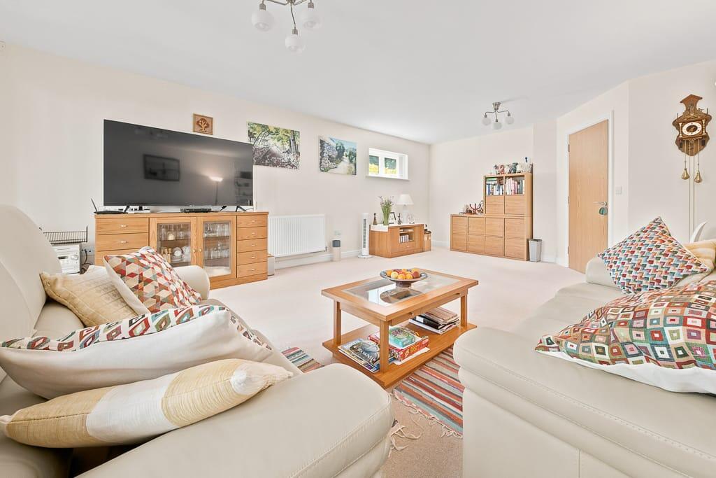 Apartment in Worcester, Worcestershire - More