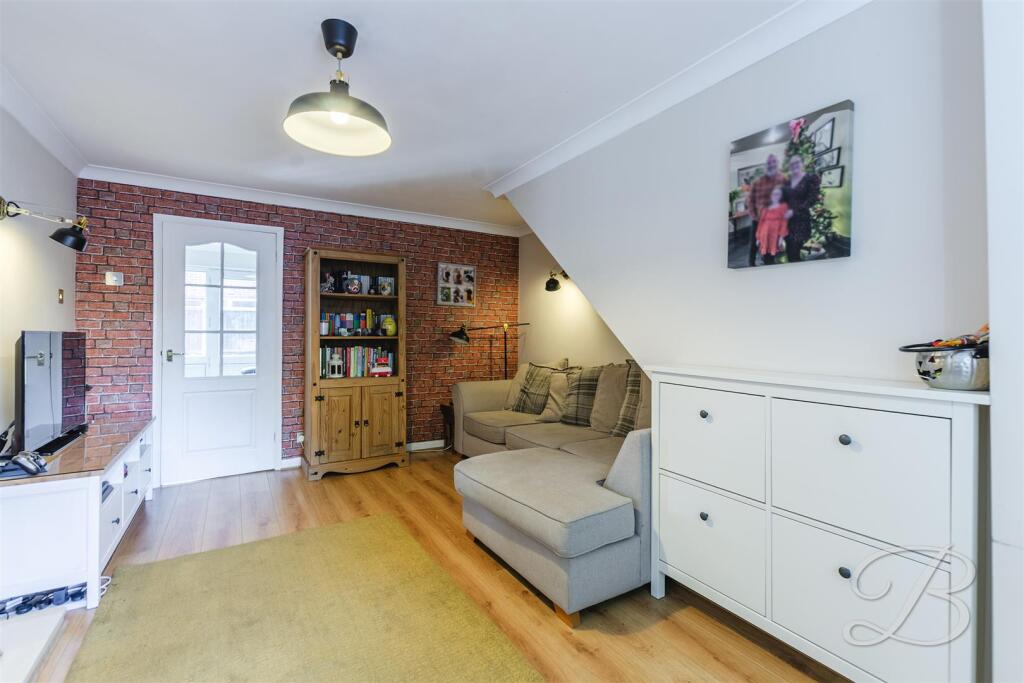 House in Mansfield, Forest Town - View 3