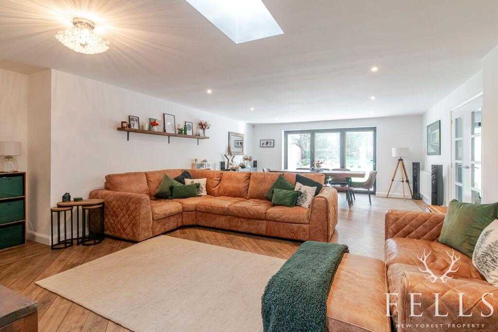 Lions Lane, Ashley Heath, BH24 photo 4