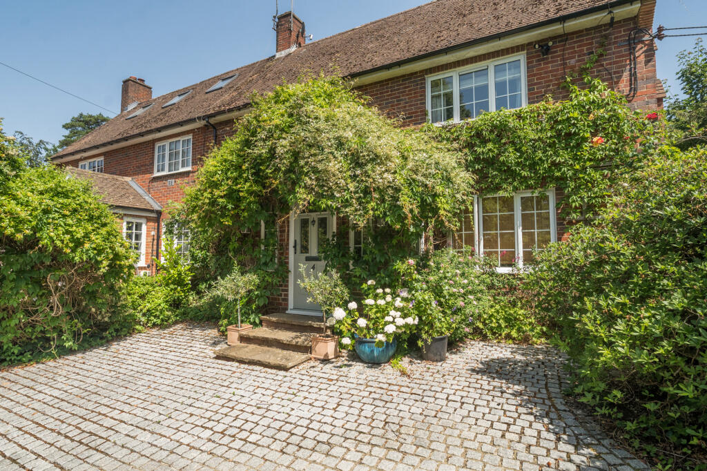 Main image of property: Broomhill, Ewshot, GU10