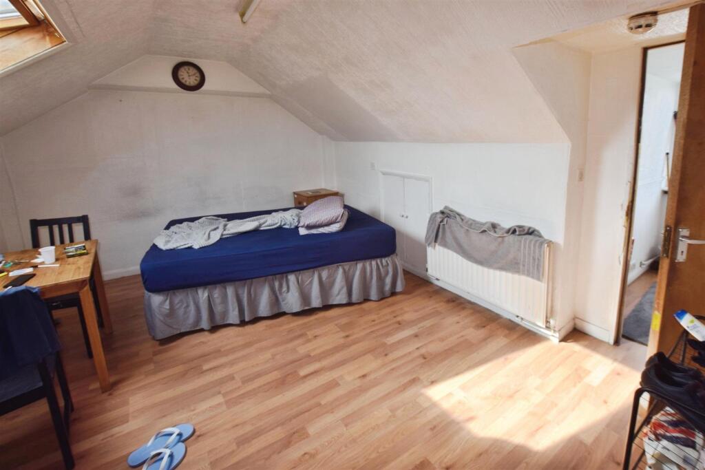 House in Watford - View 5