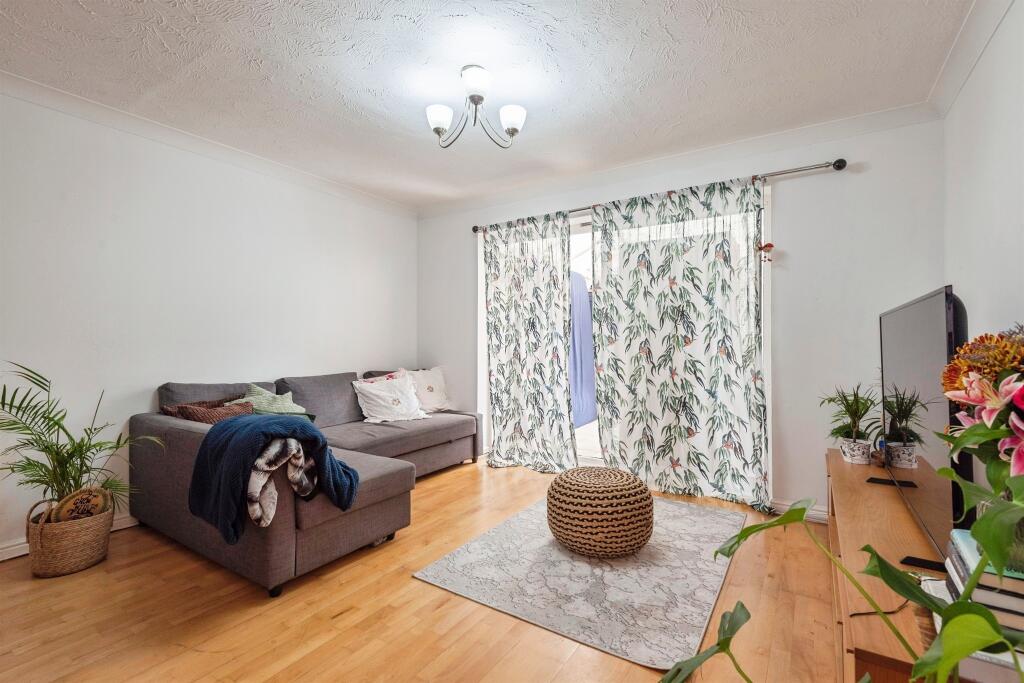 House in Stevenage, Hertfordshire - View 2