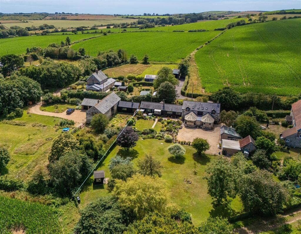 House in Chillerton - View 2