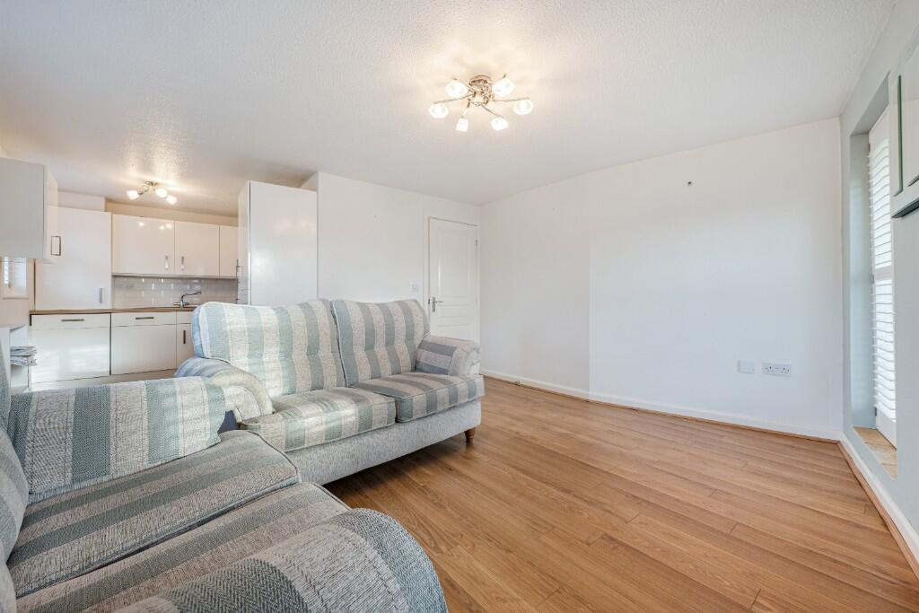 Holland House Road, PR5 photo 2