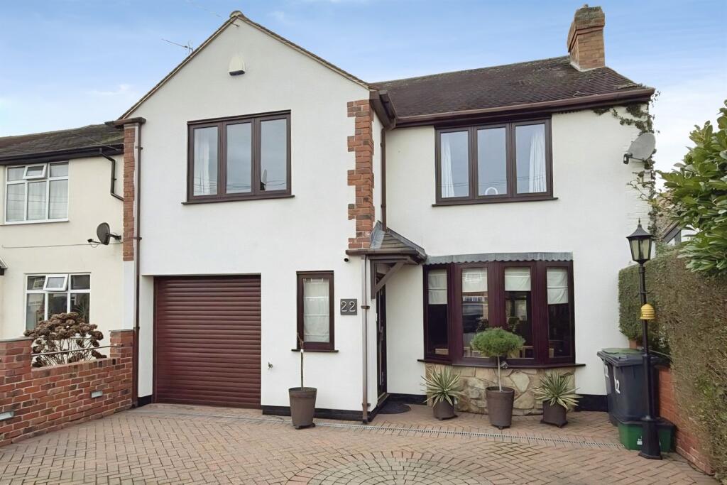 Main image of property: Attenborough Lane, Chilwell, NG9 5JW
