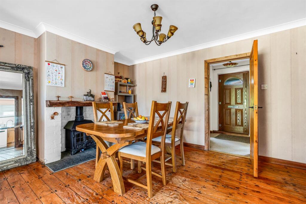 House in East Hertfordshire, Staines Green, Hertingfordbury - View 5