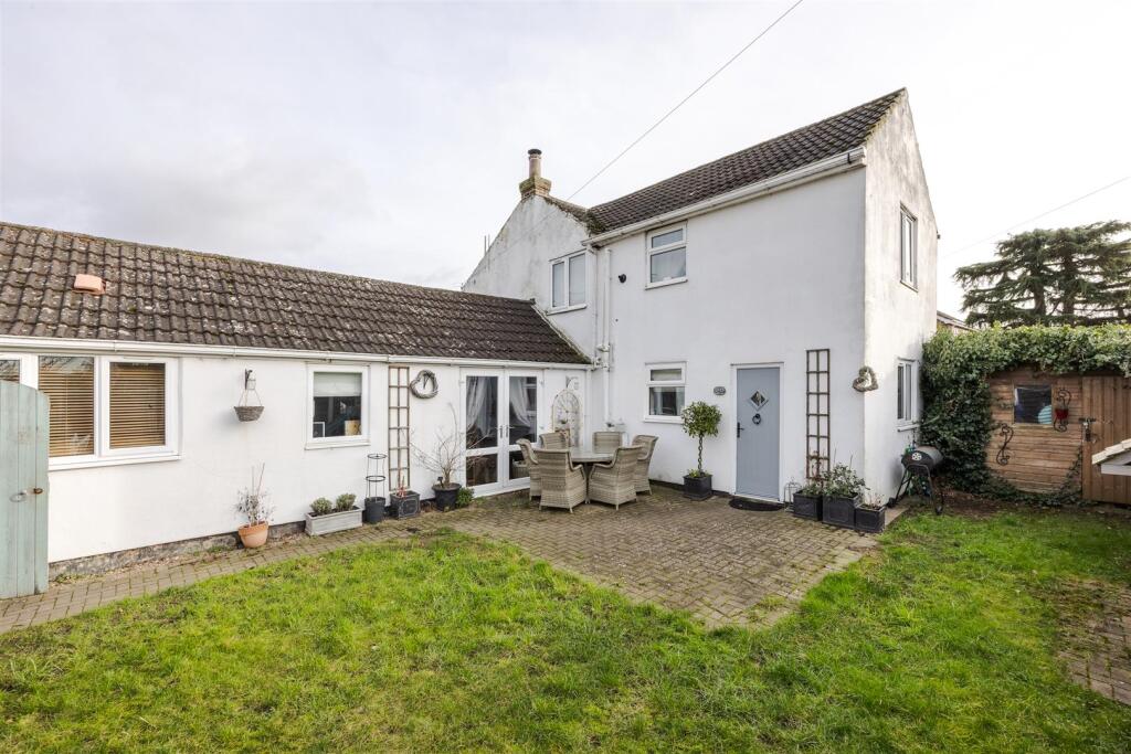 3-bed semi-detached on Sands Lane, Scotter, £235,000