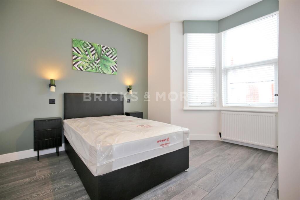 Apartment in Newcastle upon Tyne - View 4