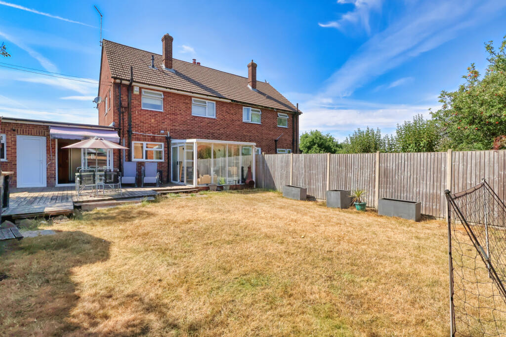 House in Lane End, Buckinghamshire - View 4