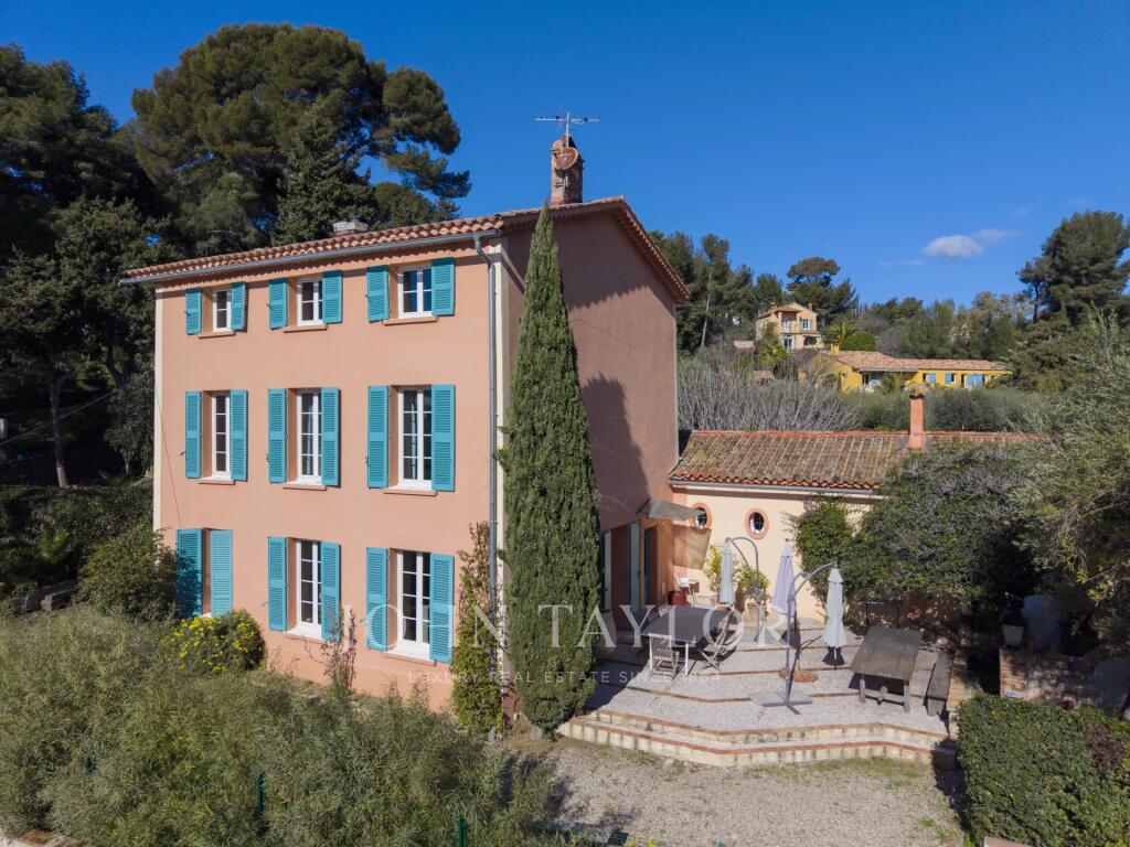 Main image of property: Provence-Alps-Cote d`Azur, Var, La Seyne-sur-Mer