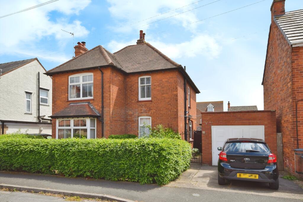 3-bed detached on Talbot Road, Skegness, PE25, £220,000