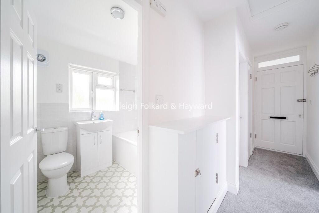 Apartment in Southall - View 5