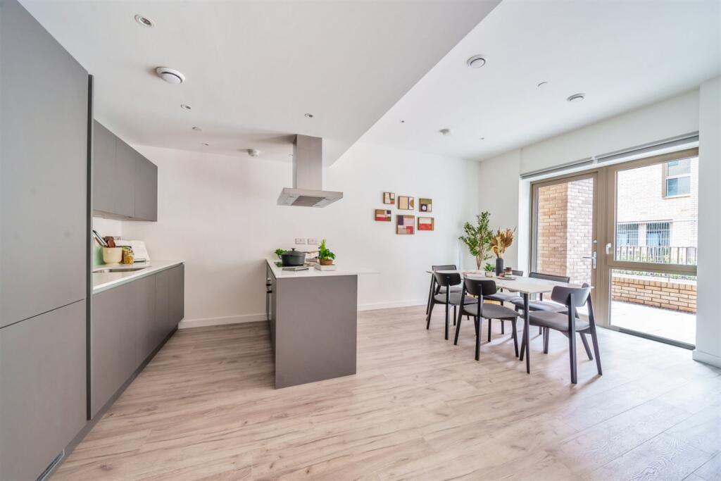 Main image of property: 3 bed, Ground Floor, Gallions Road, Beckton, E16