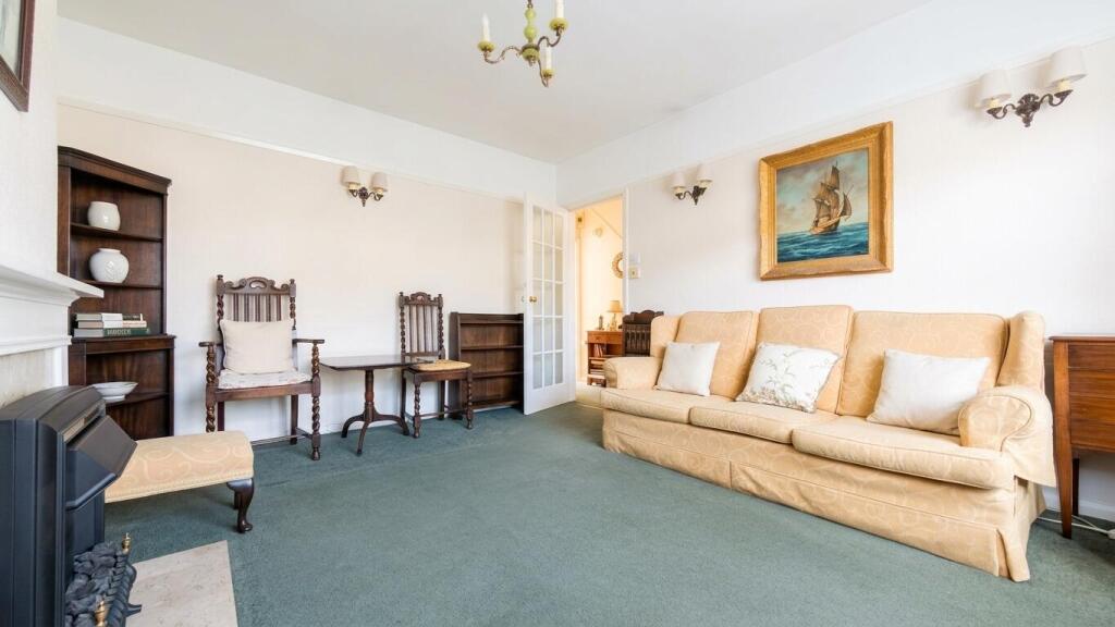 House in Taunton, Killams Park - More