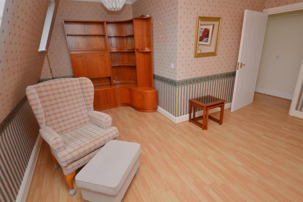 Clareston Court, Tenby photo 3