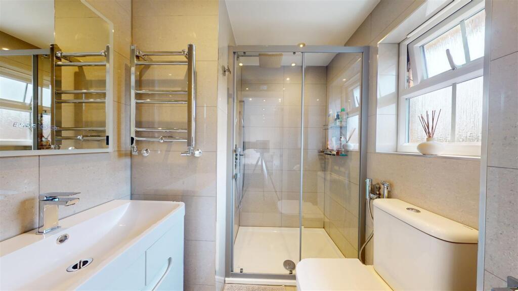 House in Milton Keynes, Fairfields - View 4