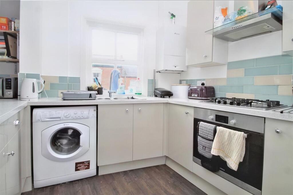 Apartment in Birmingham, Harborne - View 4