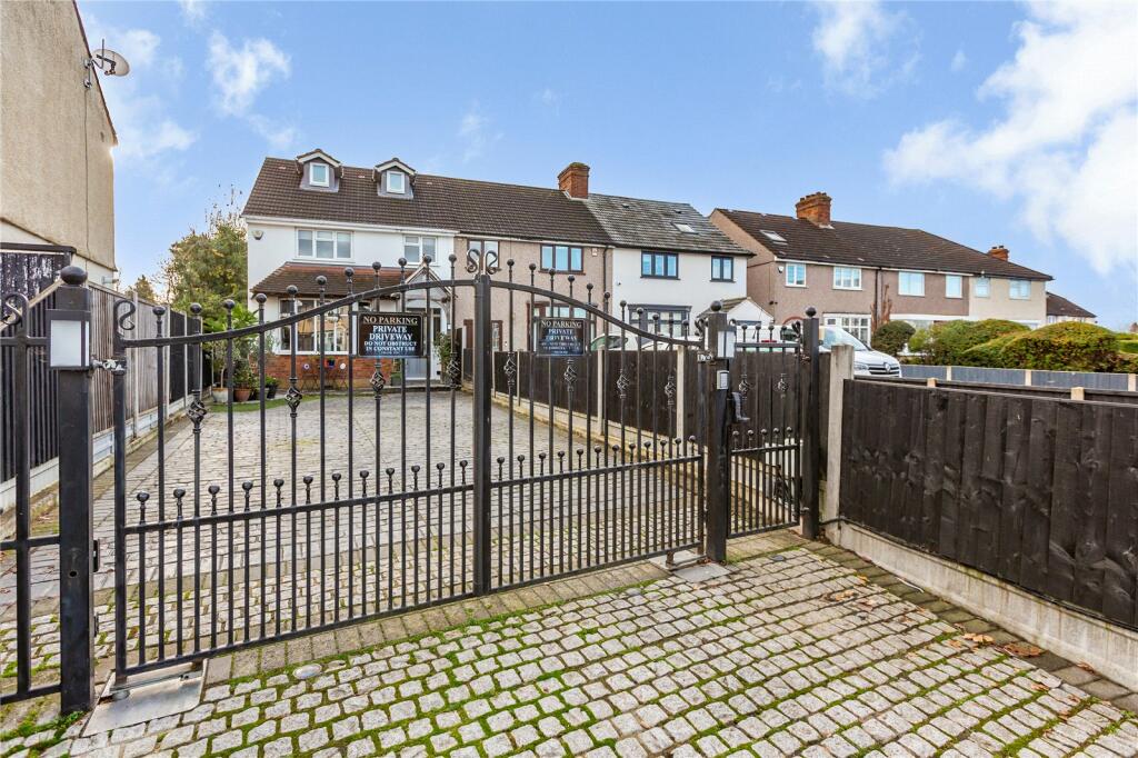 4-bed terraced on Squirrels Heath Lane, Hornchurch, RM11, £700,000