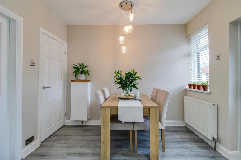 House in Wakefield - View 4