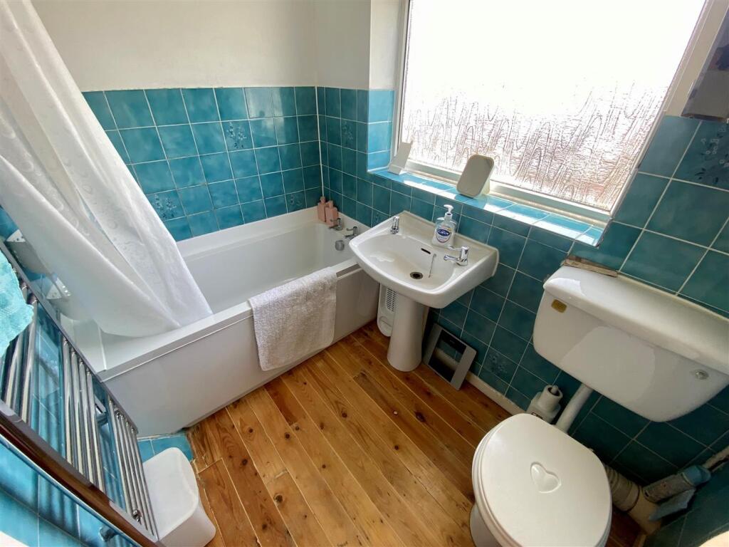Apartment in Coventry - More
