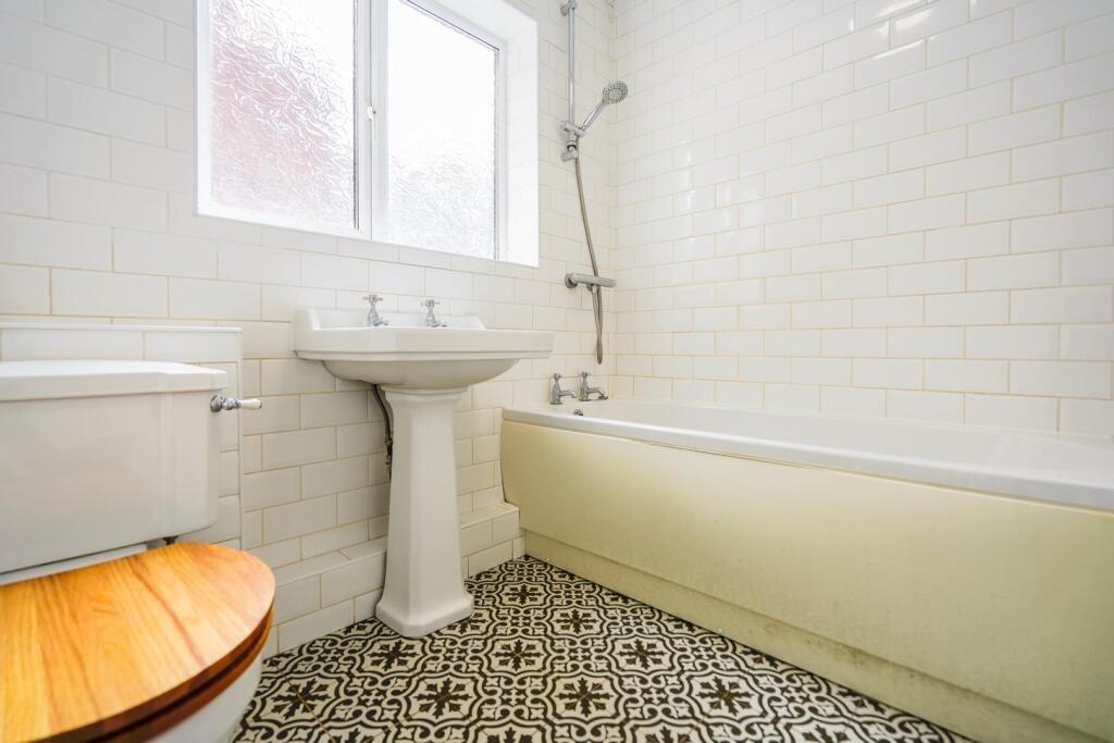Apartment in North Tyneside, North East - More