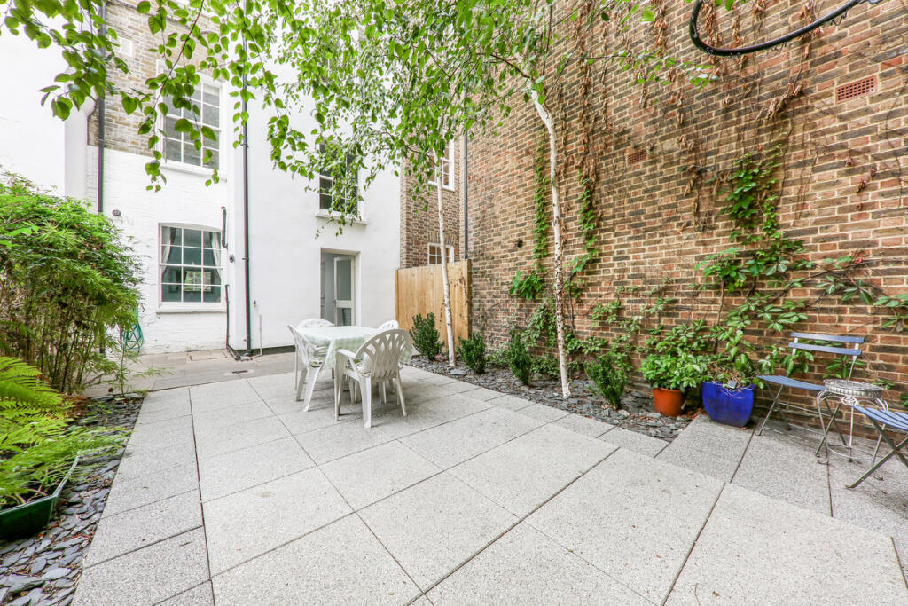 Apartment in London, Tachbrook Estate, Pimlico - View 2