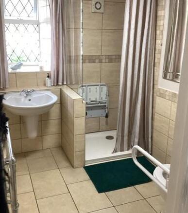 Ensuite shower room