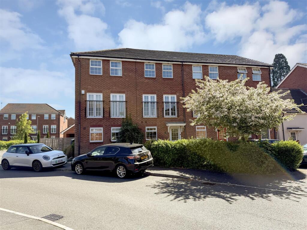 Main image of property: Hunt Close, Radcliffe-On-Trent, Nottingham
