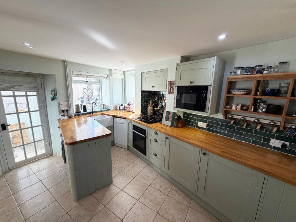 House in Harrold - View 4
