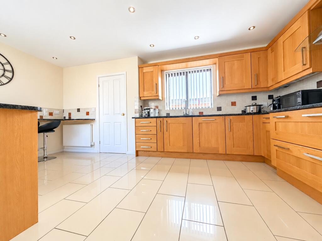 The Uplands, Nailsea, North Somerset, BS48 photo 4