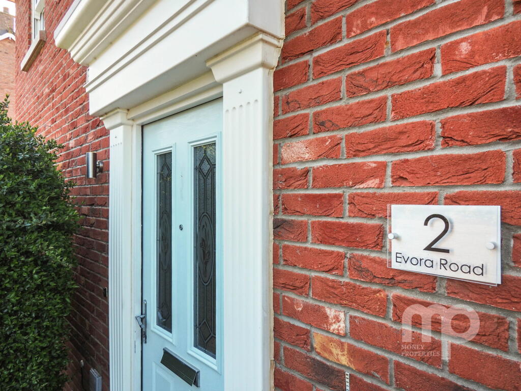 Evora Road, tranquil living environment with practical access to amenities, Wymondham ,Norfolk photo 2
