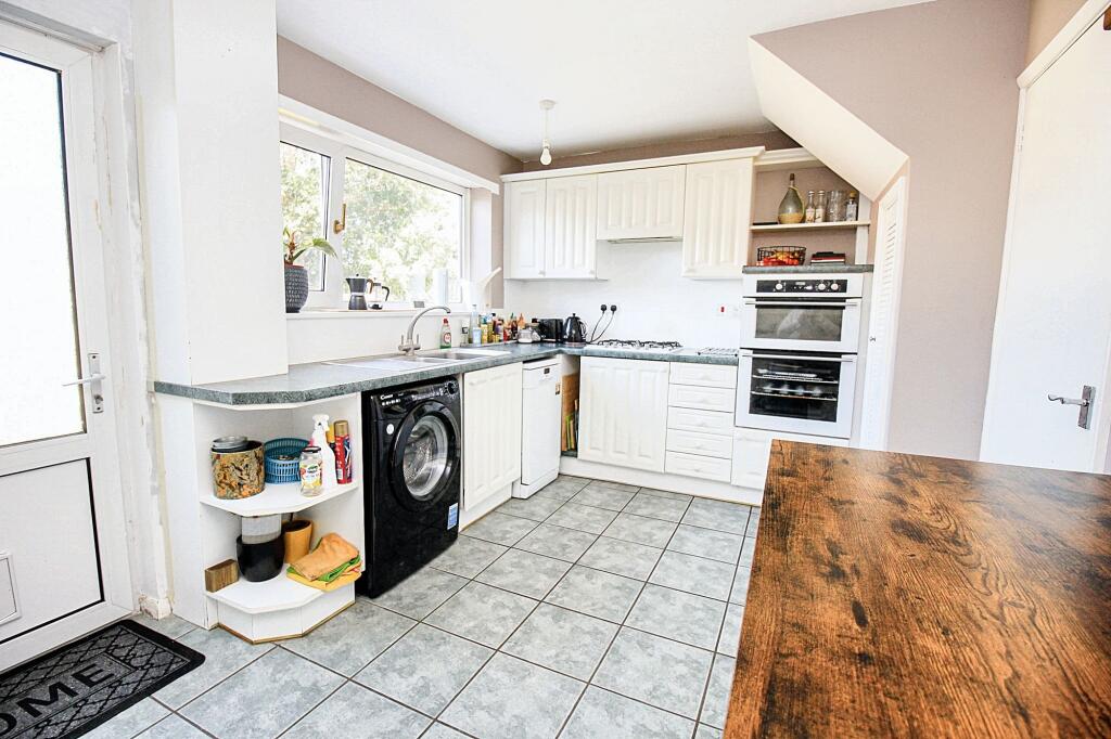 Summit Way, Midanbury, SO18 photo 3