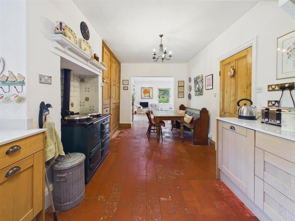 House in Hull - More