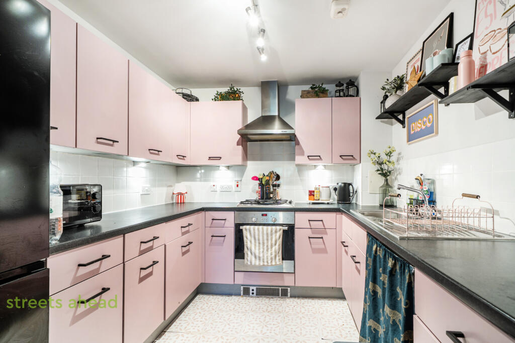 Apartment in London, Purley - View 3