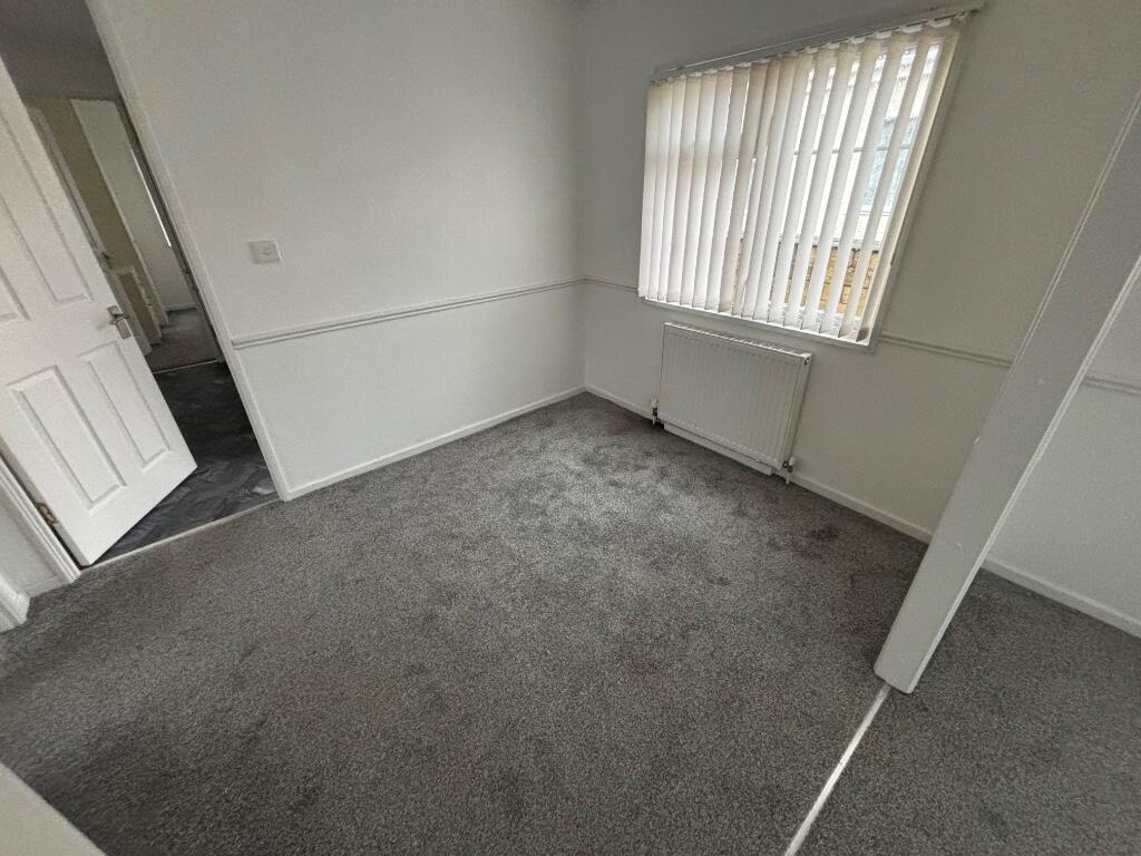 10 Westminster Close photo 3