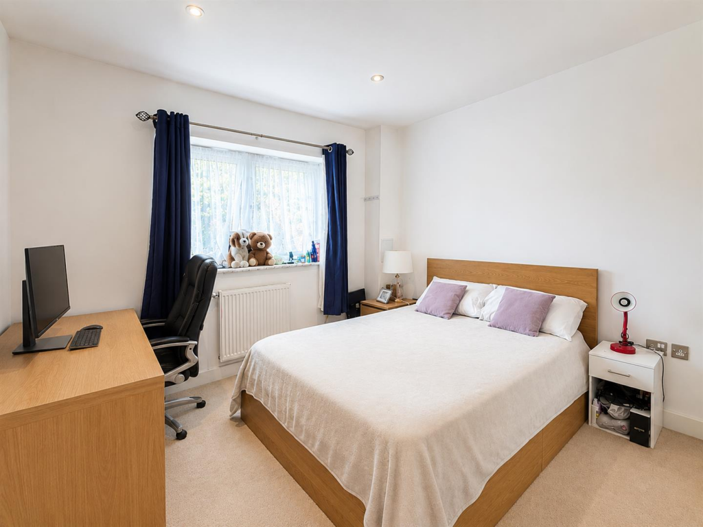 Apartment in Twickenham - View 4