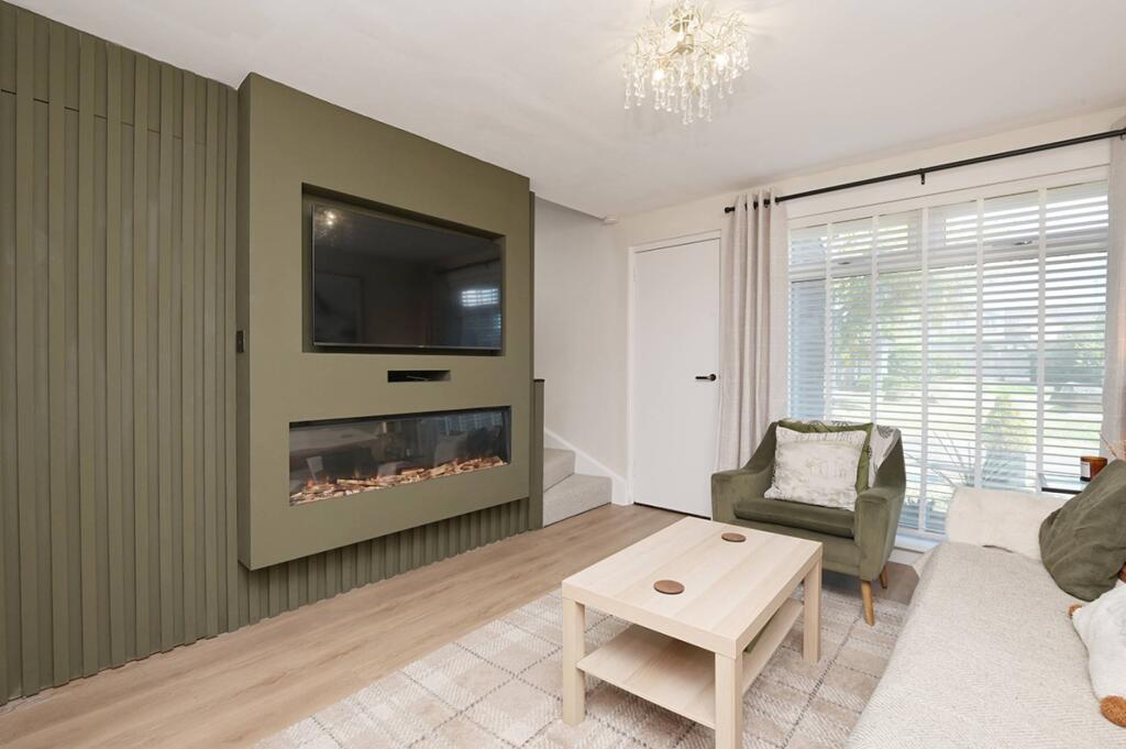 House in Edinburgh, East Craigs - View 2