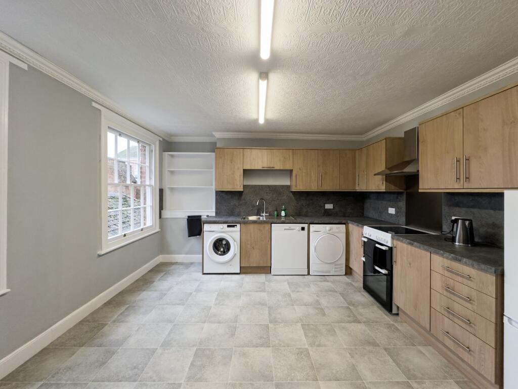 Apartment in Bridgwater, Eastover, Somerset - More