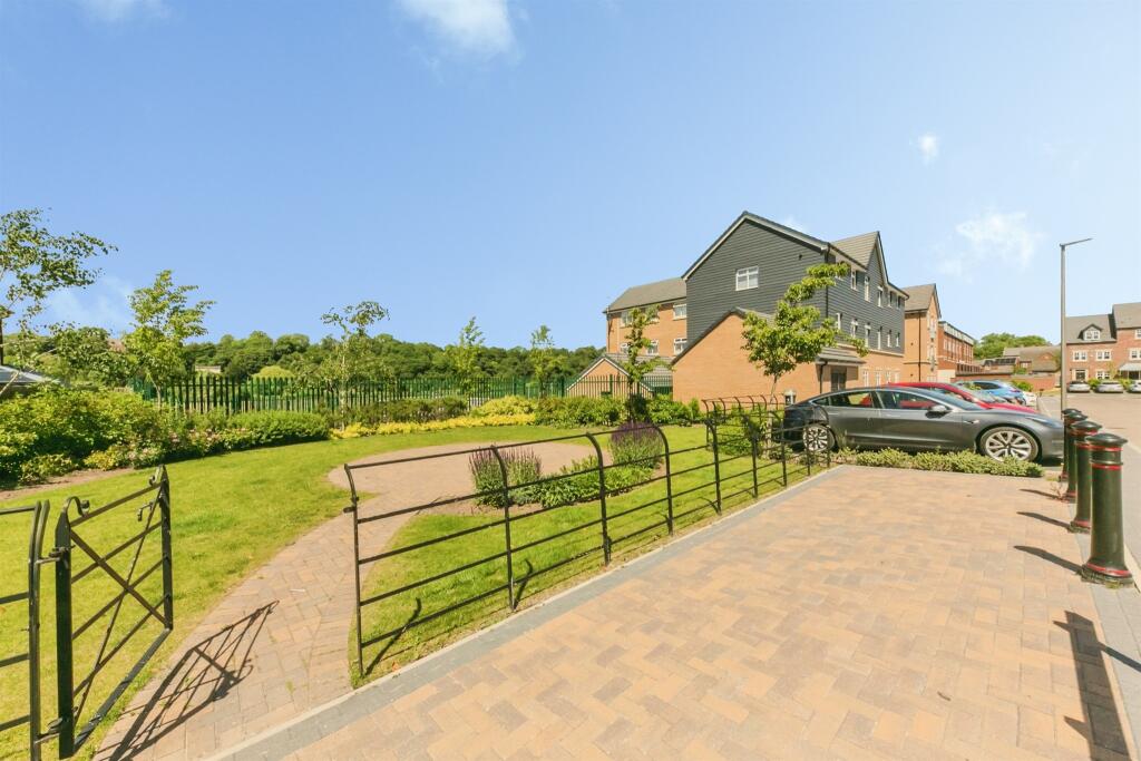 Curzon Avenue, Northwich photo 4