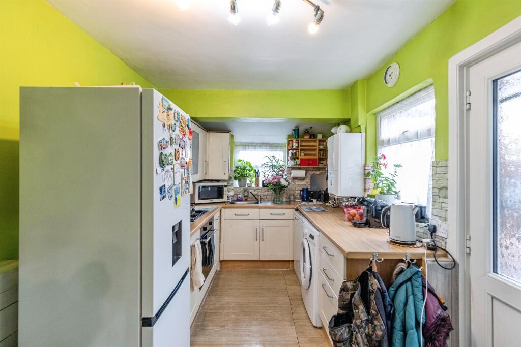 House in Kettering, Avondale - View 5