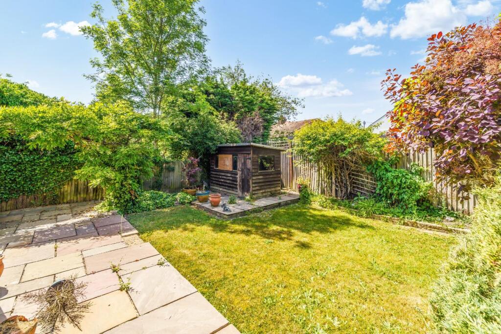 Fairway Close, Ewell Court photo 3