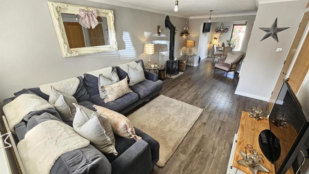 Milburn Grove, Bingham, Nottingham photo 3