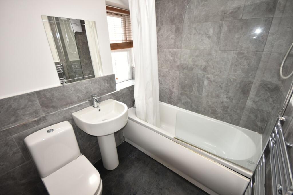 Apartment in Newcastle upon Tyne - View 3