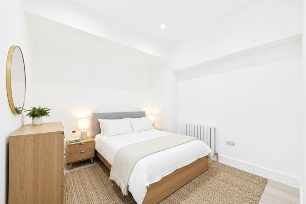 Main image of property: High Street, Maidenhead, Berkshire, SL6